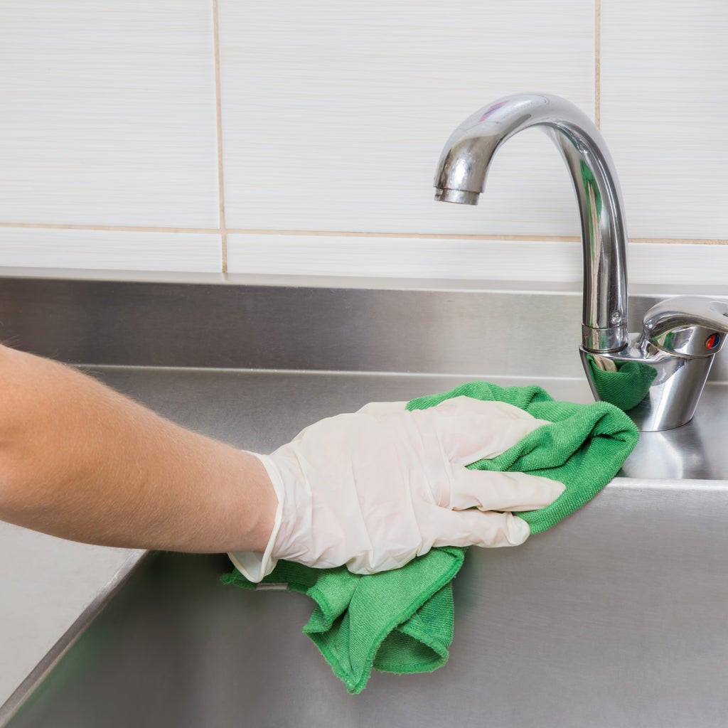 Use baking sheets to polish your faucets and other chromium